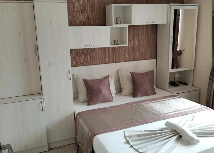 Πανσιόν Adriya 4*