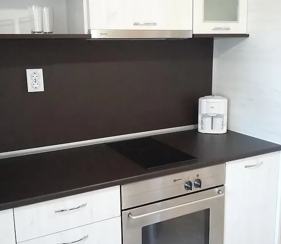 Πανσιόν Adriya 4*