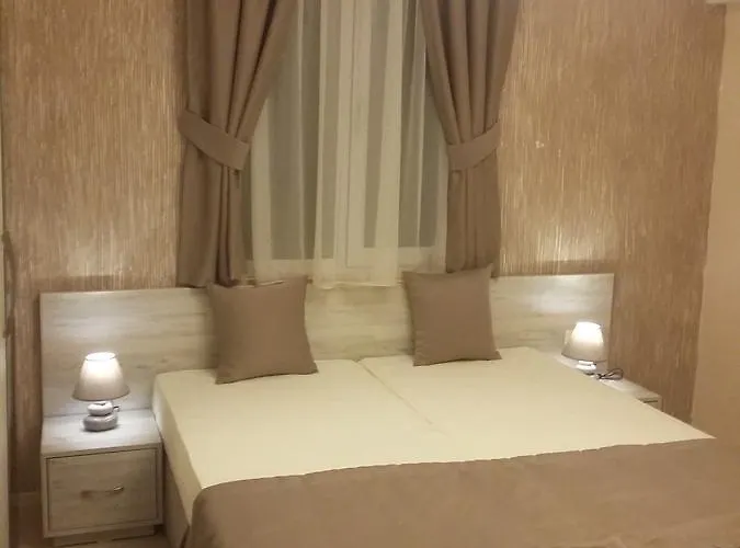 Adriya Πανσιόν