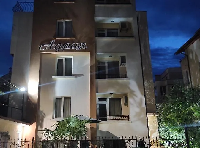 Πανσιόν Adriya 4*