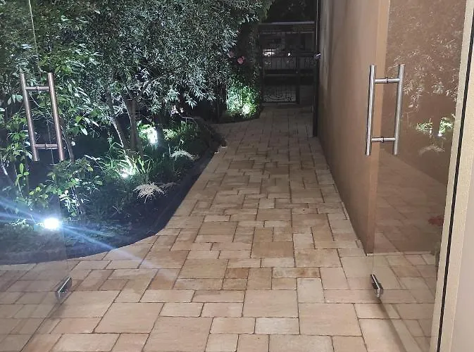 Adriya Πανσιόν