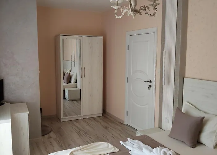 Πανσιόν Adriya 4*