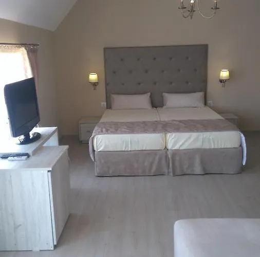 Πανσιόν Adriya 4*