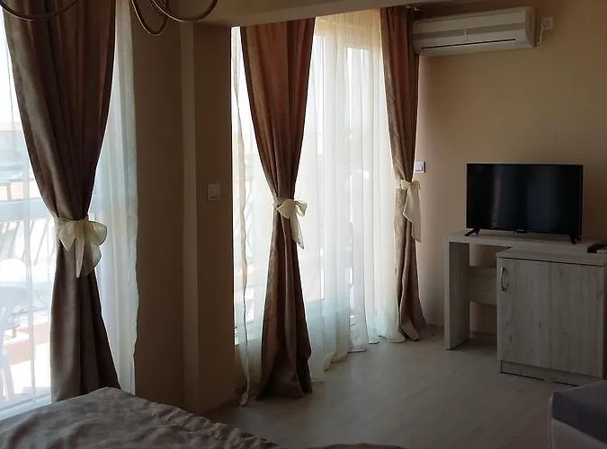 Adriya Πανσιόν Πριμόρσκο